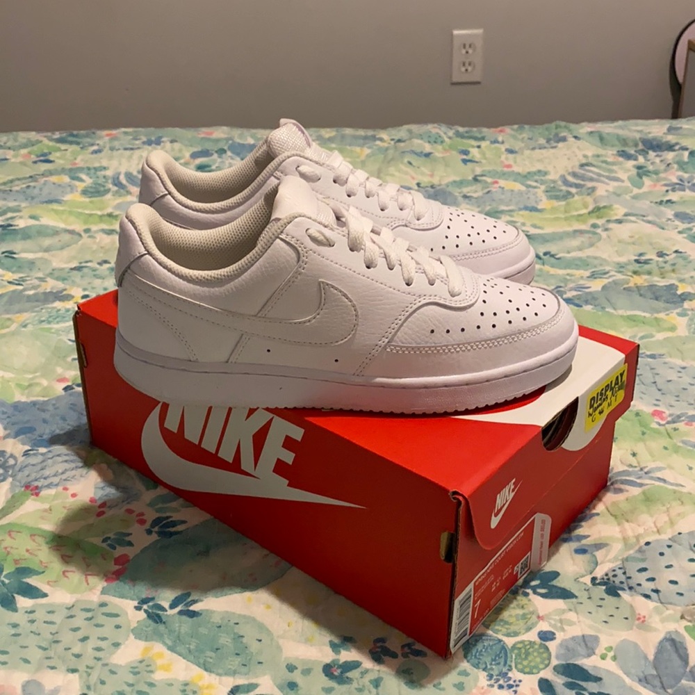 Women’s Nike court vision low